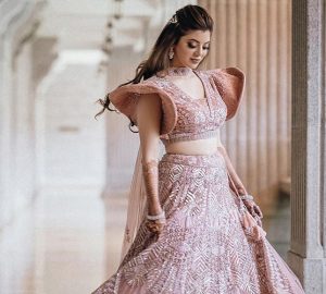 7 Engagement Outfit Ideas To Make An Everlasting Impression!