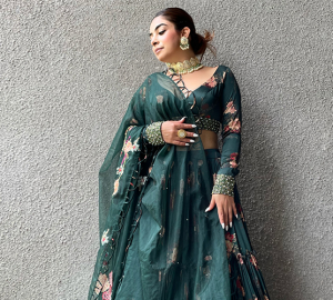 Lehenga Styles Are A ‘Blessing In Disguise’ To Look Tall & Slim
