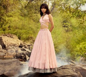 Stunning Cocktail Party Dresses to keep their heads turning