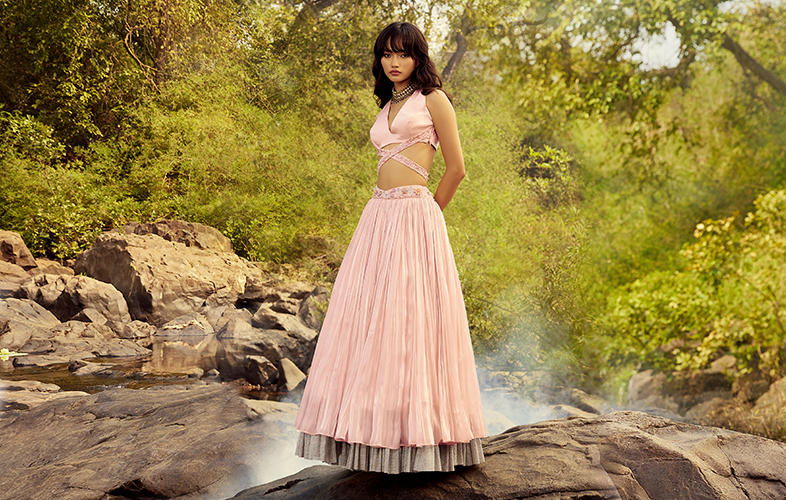 Stunning Cocktail Party Dresses to keep their heads turning