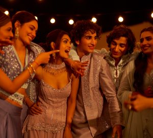 Diwali Outfits 2025: Traditional Dresses For Men & Women